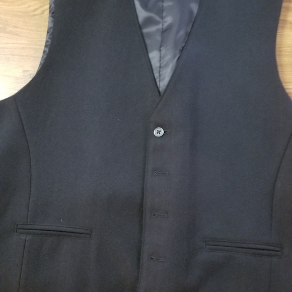 Vest Bundle - Picture 5 of 7